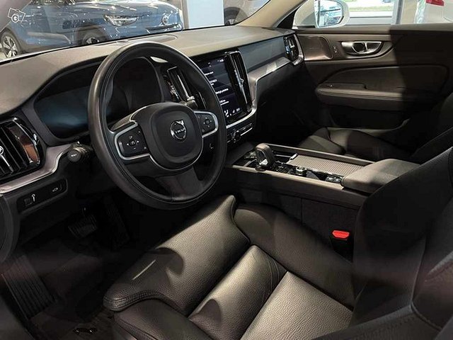 VOLVO V60 3