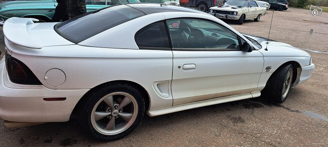 Ford Mustang 2