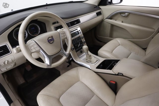 Volvo V70 9