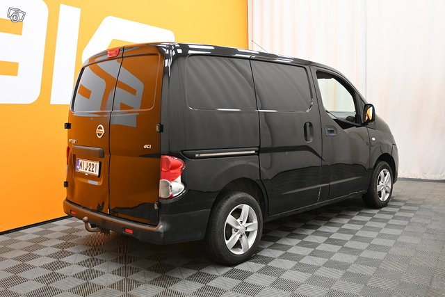Nissan NV200 8