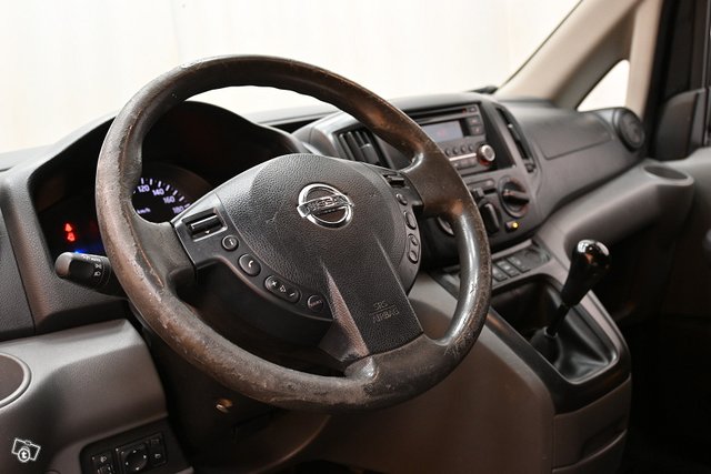 Nissan NV200 13