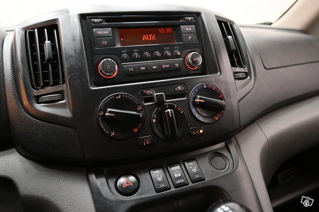 Nissan NV200 18