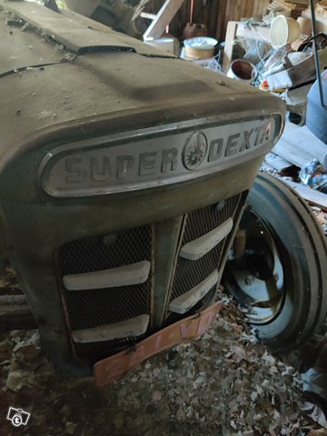 Fordson Dexta Super traktori 4