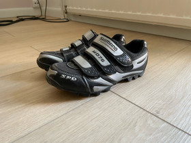 Shimano pyöräilykengät koko 38, Pyörätarvikkeet ja kypärät, Polkupyörät ja pyöräily, Helsinki, Tori.fi Shimano pyöräilykengät koko 38, Pyörätarvikkeet ja kypärät, Polkupyörät ja pyöräily, Helsinki, Tori.fi