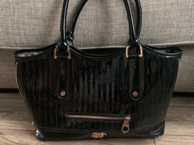 Ted Baker käsilaukku, Laukut ja hatut, Asusteet ja kellot, Oulu, Tori.fi Ted Baker käsilaukku, Laukut ja hatut, Asusteet ja kellot, Oulu, Tori.fi