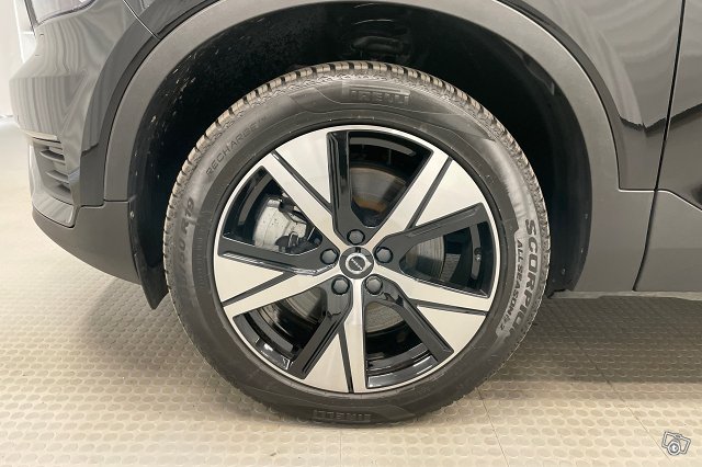 Volvo XC40 9