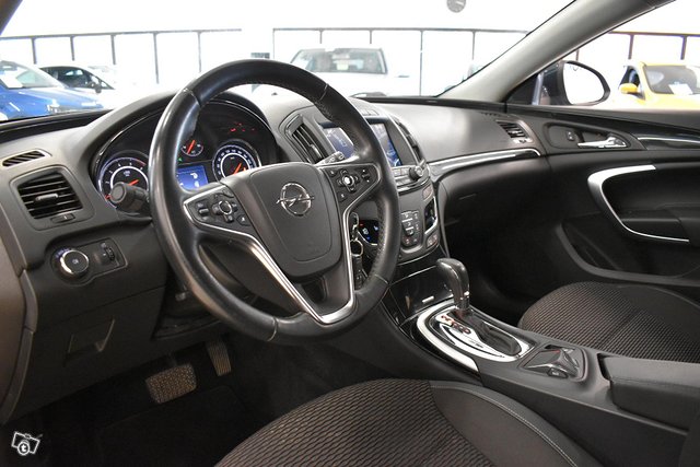 Opel Insignia 9