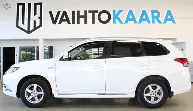 Mitsubishi Outlander PHEV 3