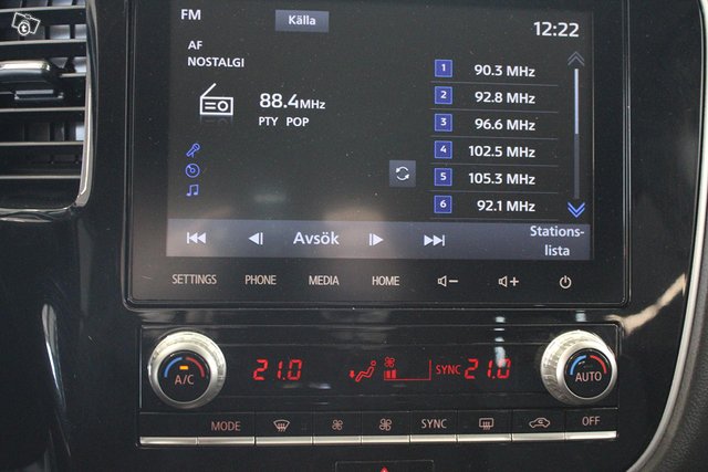 Mitsubishi Outlander PHEV 15