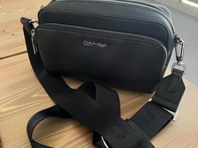 Calvin klein camerabag, Laukut ja hatut, Asusteet ja kellot, Oulu, Tori.fi Calvin klein camerabag, Laukut ja hatut, Asusteet ja kellot, Oulu, Tori.fi