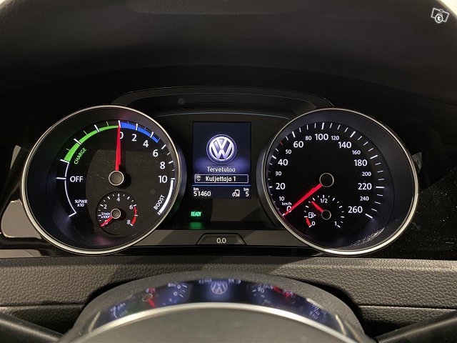 VOLKSWAGEN Golf 19