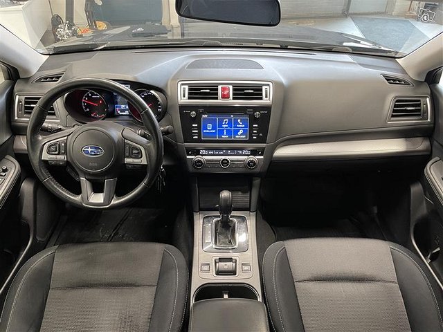 SUBARU Outback 10