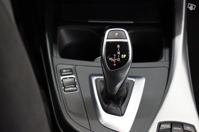 BMW M140i 17