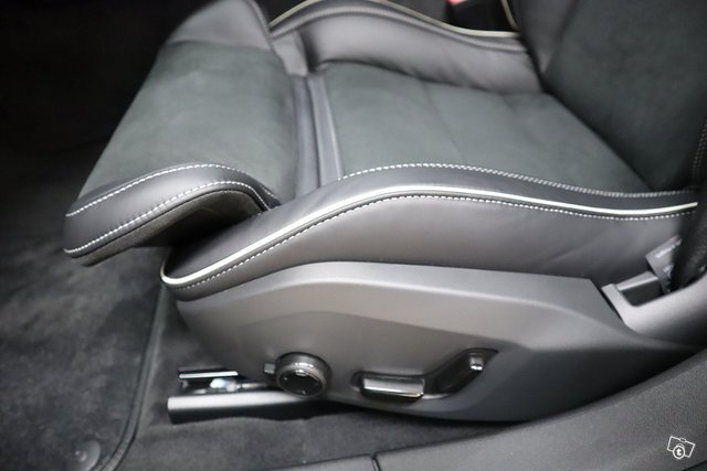 Volvo S90 12