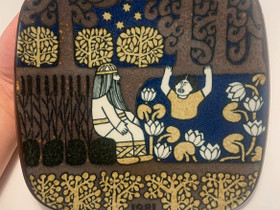 Arabia Kalevala vuosilautanen 1981, Antiikki ja taide, Sisustus ja huonekalut, Helsinki, Tori.fi Arabia Kalevala vuosilautanen 1981, Antiikki ja taide, Sisustus ja huonekalut, Helsinki, Tori.fi