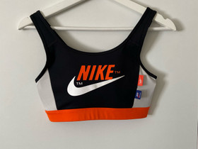 Nike urheiluliivi, Vaatteet ja kengät, Pori, Tori.fi Nike urheiluliivi, Vaatteet ja kengät, Pori, Tori.fi