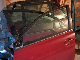 Avensis vasen etuovi, Autovaraosat, Auton varaosat ja tarvikkeet, Hankasalmi, Tori.fi Avensis vasen etuovi, Autovaraosat, Auton varaosat ja tarvikkeet, Hankasalmi, Tori.fi