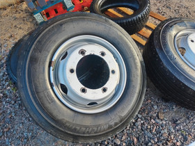 Pari 235/75R17.5" Michelin nastat vanteilla, Renkaat ja vanteet, Oulu, Tori.fi