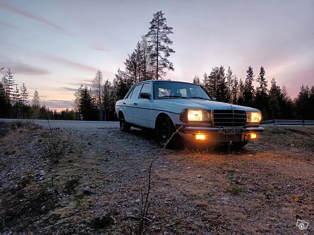 Mercedes-Benz 240, kuva 1