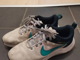 Nike juoksukengät 36,5, Juoksu ja lenkkeily, Urheilu ja ulkoilu, Oulu, Tori.fi Nike juoksukengät 36,5, Juoksu ja lenkkeily, Urheilu ja ulkoilu, Oulu, Tori.fi