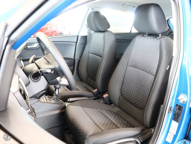KIA Rio 7
