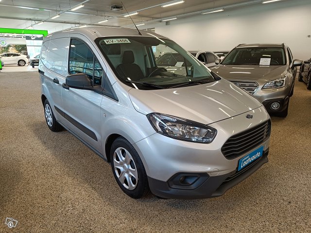 Ford Transit Courier 2