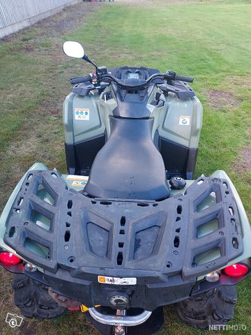 Can-Am Outlander 8