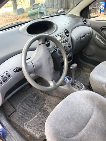 Toyota Yaris automaatti tai manuaali 4