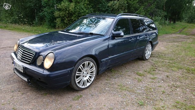 Mercedes-Benz E 220, kuva 1