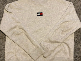 Tommy Jeans collegepaita koossa M, Vaatteet ja kengät, Hattula, Tori.fi Tommy Jeans collegepaita koossa M, Vaatteet ja kengät, Hattula, Tori.fi