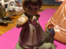 Pikkutyttö veistos pieni made in Taiwan, Sisustustavarat, Sisustus ja huonekalut, Ylitornio, Tori.fi Pikkutyttö veistos pieni made in Taiwan, Sisustustavarat, Sisustus ja huonekalut, Ylitornio, Tori.fi