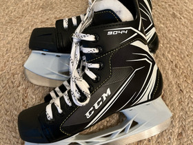 Uudet CCM hokkarit, Jääkiekko ja luistelu, Urheilu ja ulkoilu, Riihimäki, Tori.fi Uudet CCM hokkarit, Jääkiekko ja luistelu, Urheilu ja ulkoilu, Riihimäki, Tori.fi