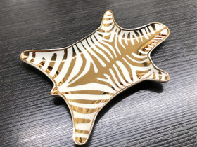 Jonathan Adler Zebra dish tarjotin, Sisustustavarat, Sisustus ja huonekalut, Vantaa, Tori.fi Jonathan Adler Zebra dish tarjotin, Sisustustavarat, Sisustus ja huonekalut, Vantaa, Tori.fi