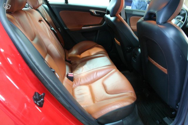 Volvo S60 12