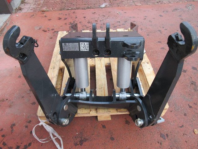 Inter-Tech Etunostolaite New Holland T6000 3