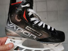 Bauer Vapor XLTX PRO -luistimet, koko 38, Jääkiekko ja luistelu, Urheilu ja ulkoilu, Varkaus, Tori.fi Bauer Vapor XLTX PRO -luistimet, koko 38, Jääkiekko ja luistelu, Urheilu ja ulkoilu, Varkaus, Tori.fi