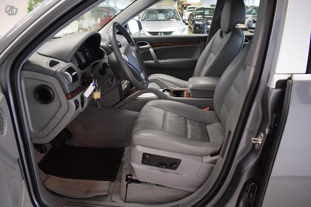 Porsche Cayenne 9
