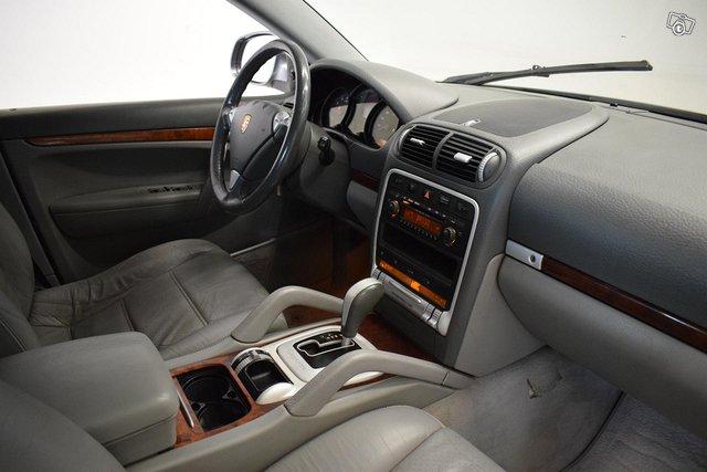 Porsche Cayenne 13
