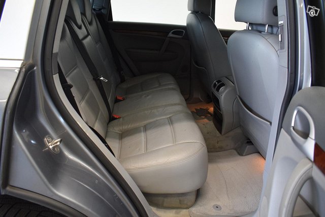Porsche Cayenne 19