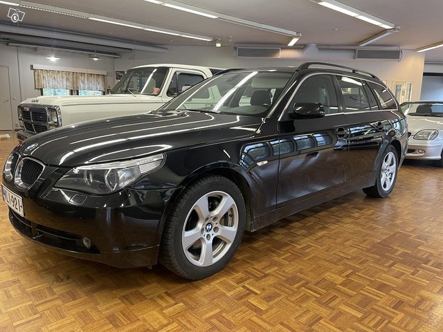 BMW 525
