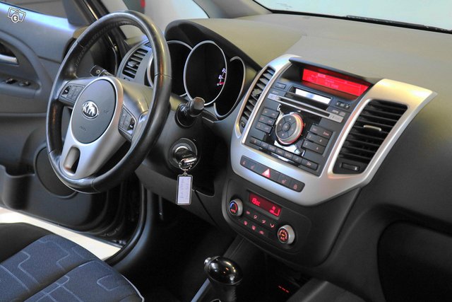 Kia Venga 14