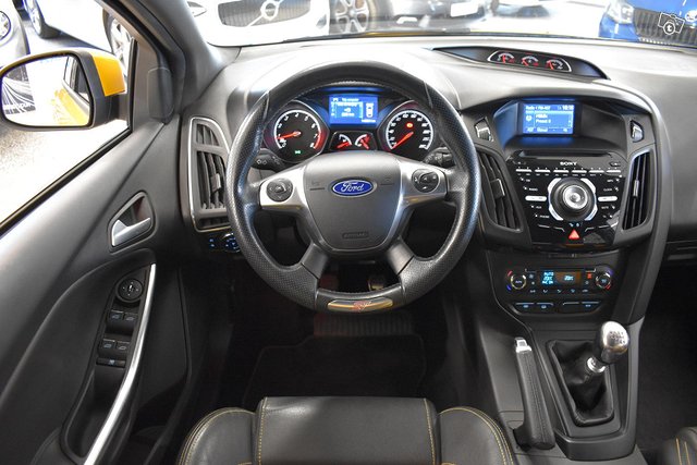 Ford Focus 17