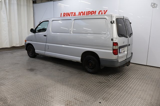 Toyota Hiace 5