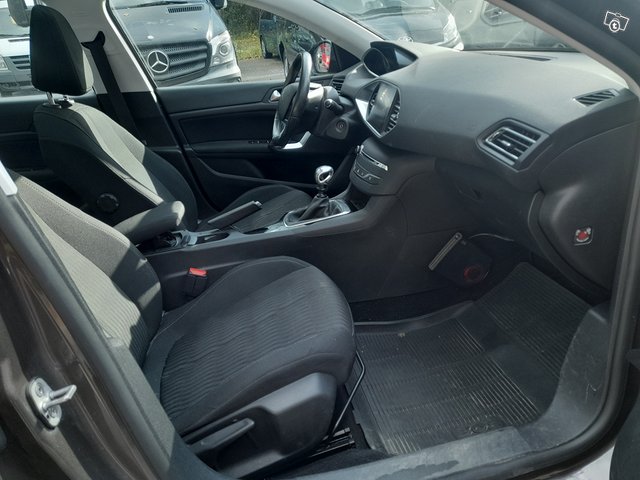 Peugeot 308 7