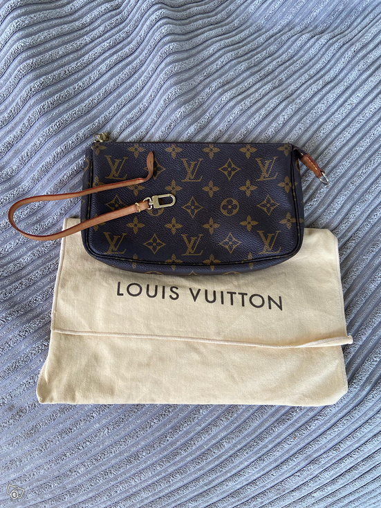 Lot 85 - Louis Vuitton Monogram Marly Bandouliere