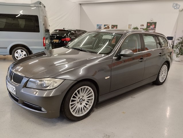 BMW 330 3