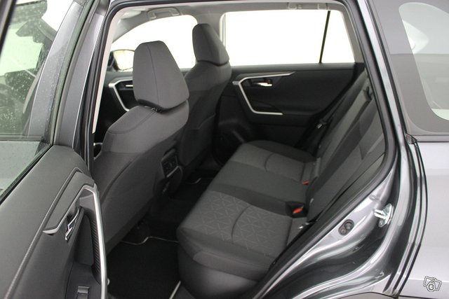 Toyota RAV4 10