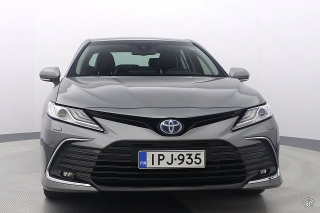 TOYOTA CAMRY 8
