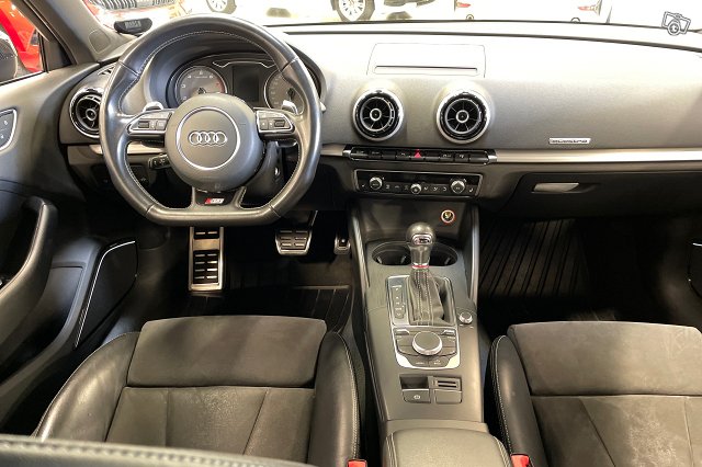 AUDI S3 8