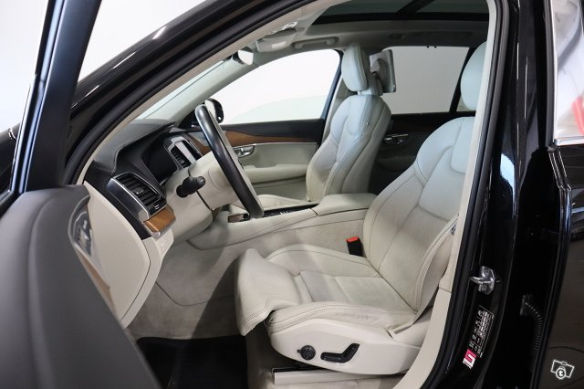 Volvo XC90 9